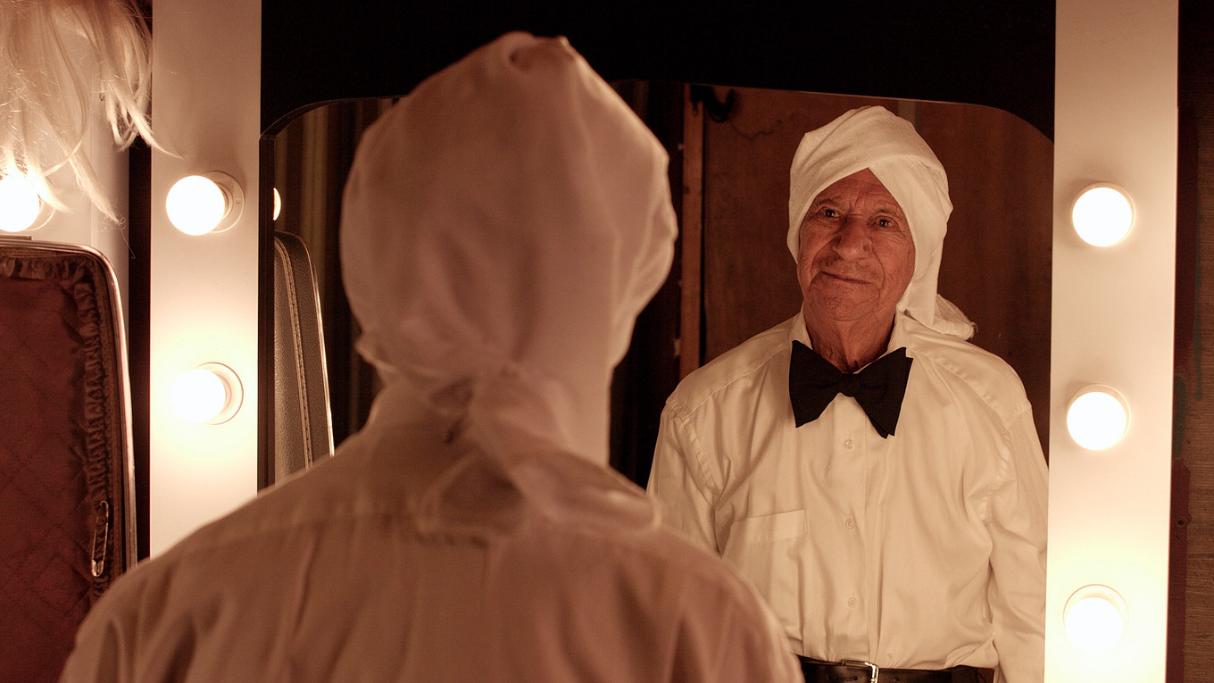 Backdrop for El último truco