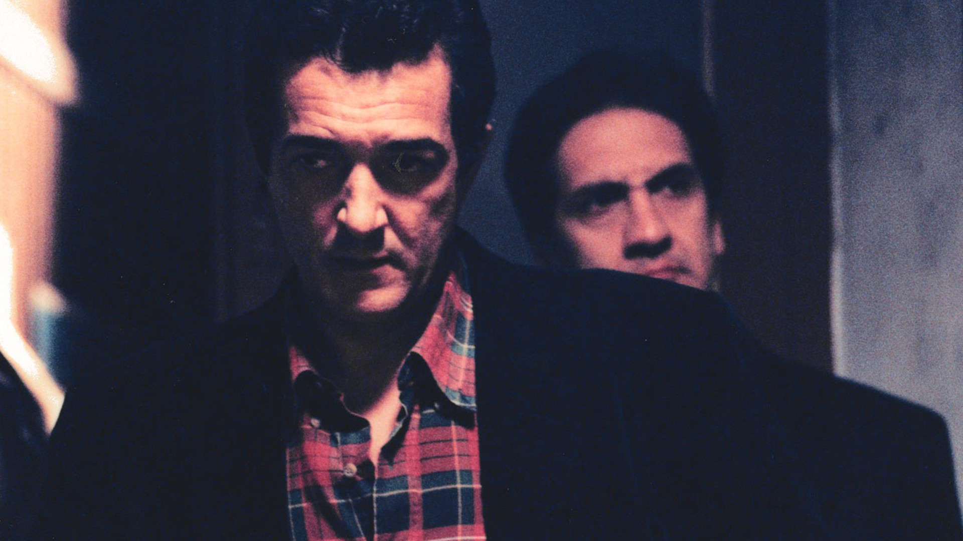 Backdrop for Mais Tarde