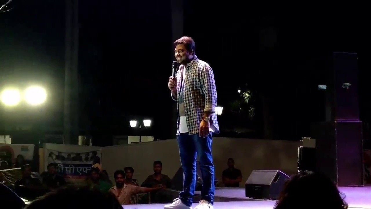 Backdrop for Zakir Khan: Haq Se Single