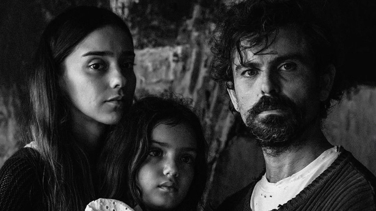 Backdrop for La hija que compartimos