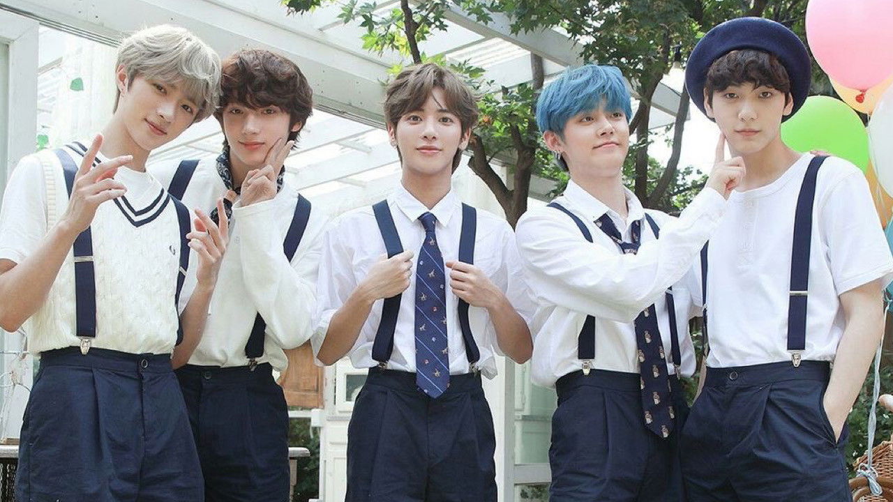 Backdrop for TOMORROW X TOGETHER 2020 SEASON'S GREETINGS