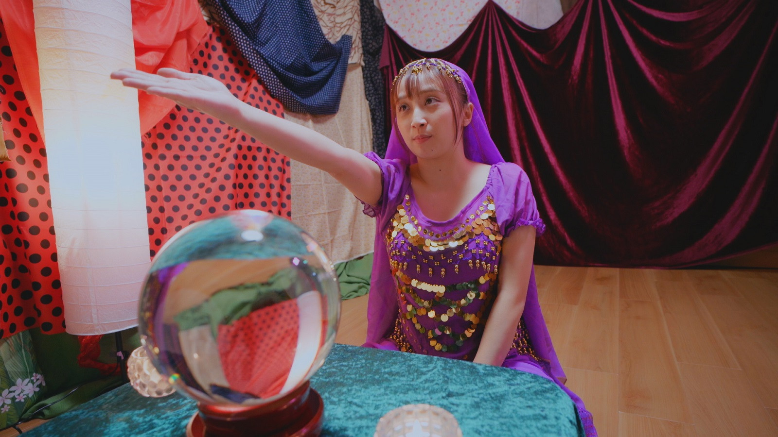 Backdrop for Appare heels: Bikku-biku jorei bô