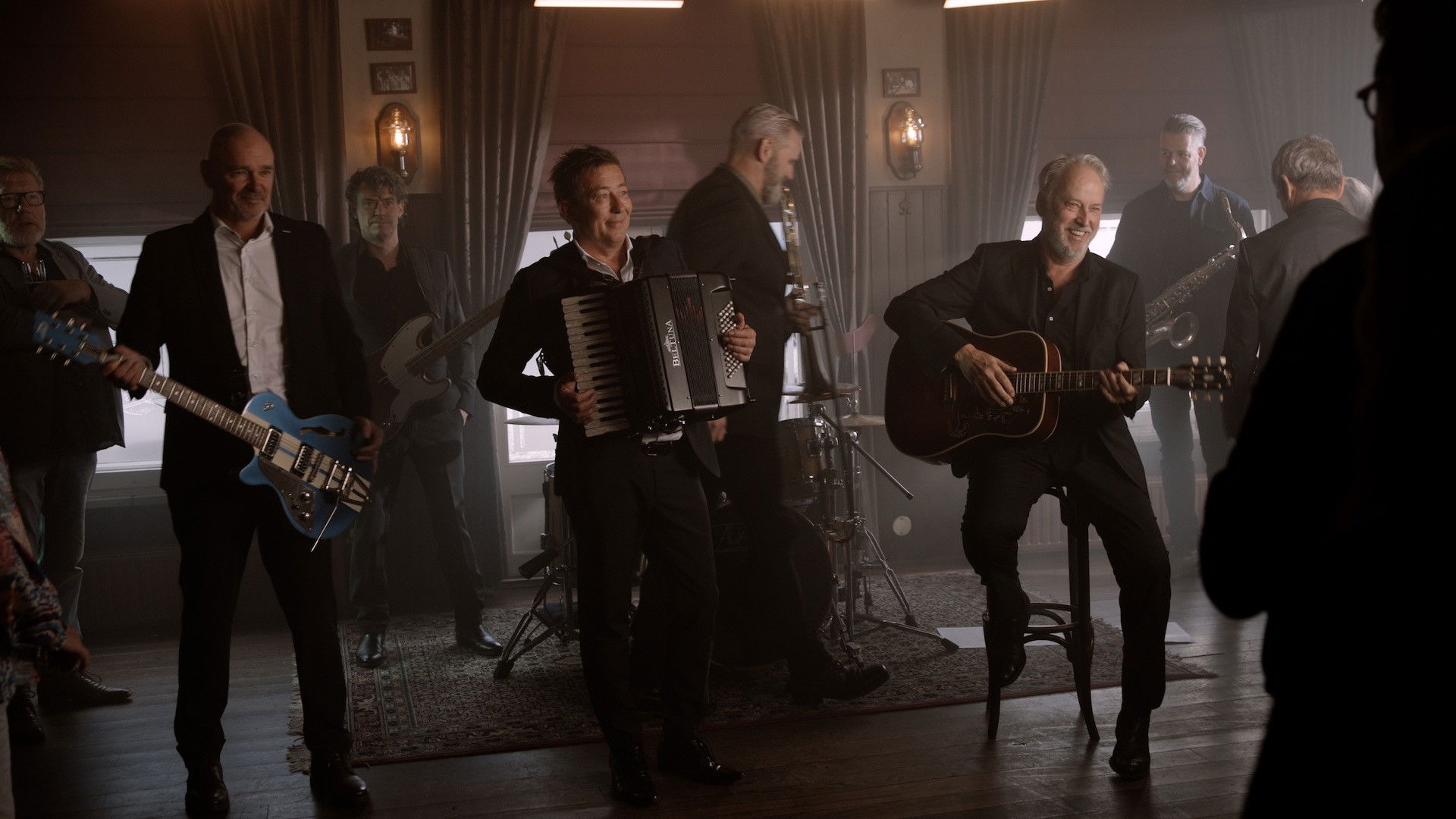 Backdrop for Rowwen Hèze - Blieve Loepe