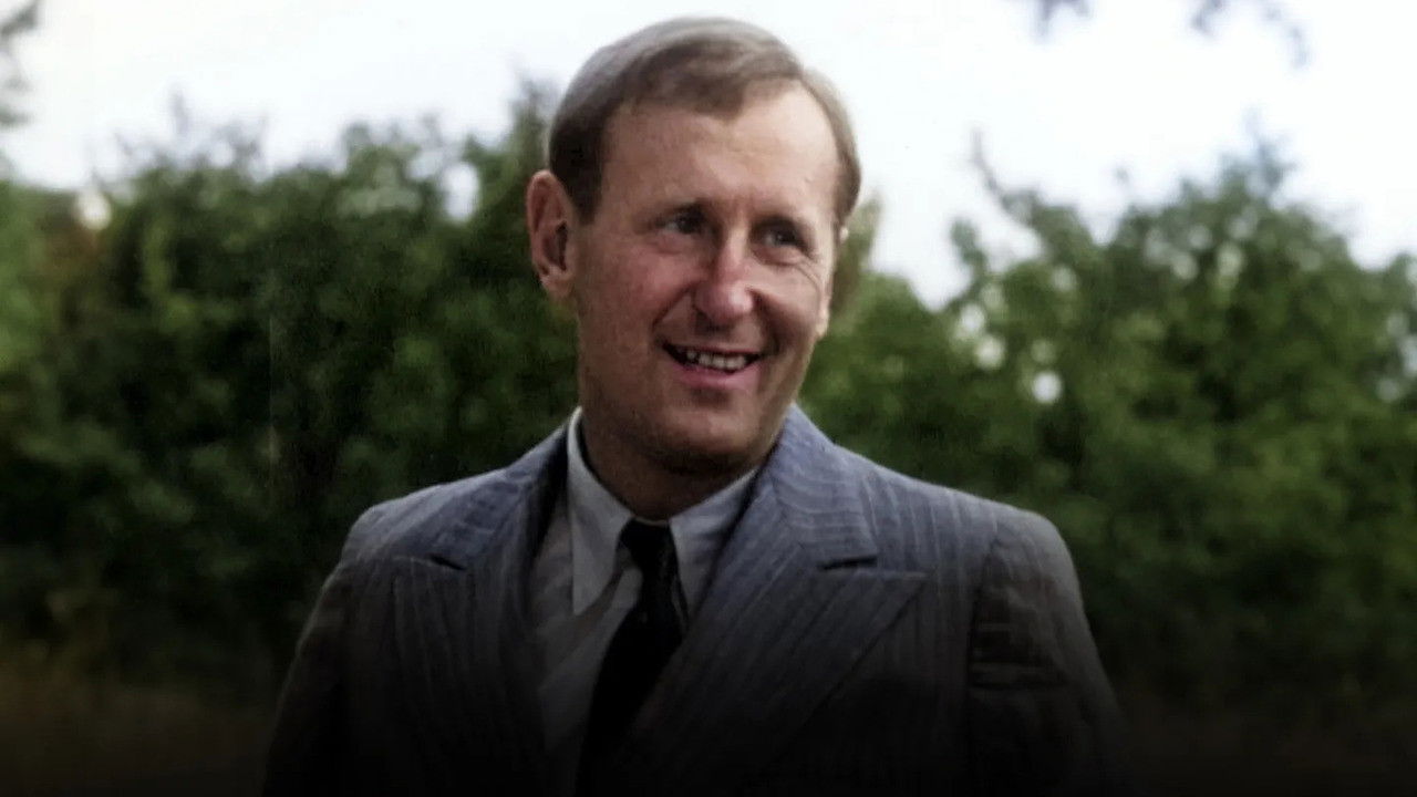 Backdrop for Bourvil : le rire et la tendresse