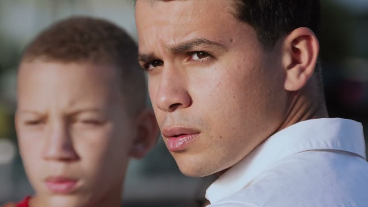 Backdrop for Le jour de gloire