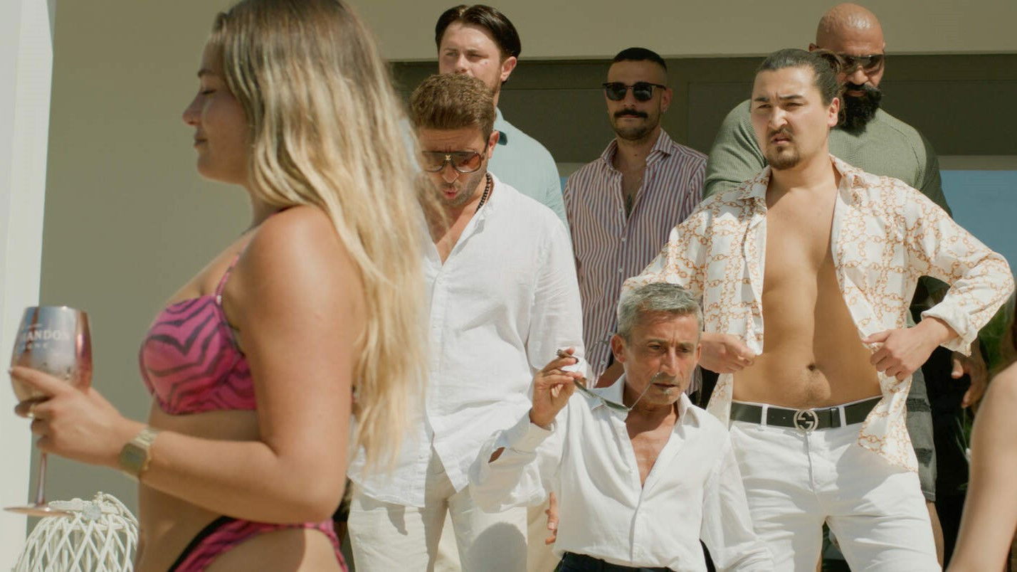 Backdrop for Chill, Brudi