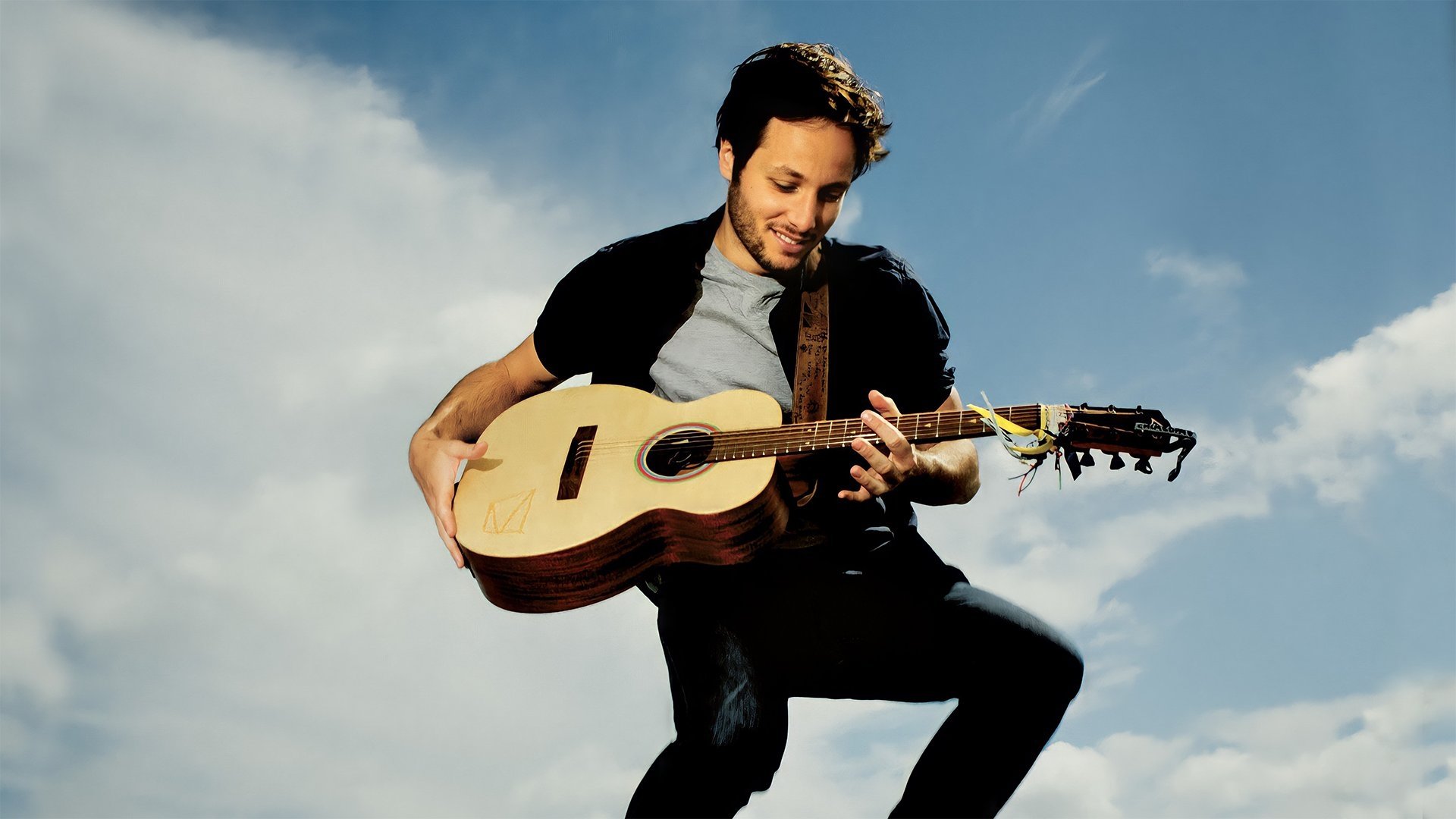 Backdrop for Vianney : N'attendons pas, le concert événement