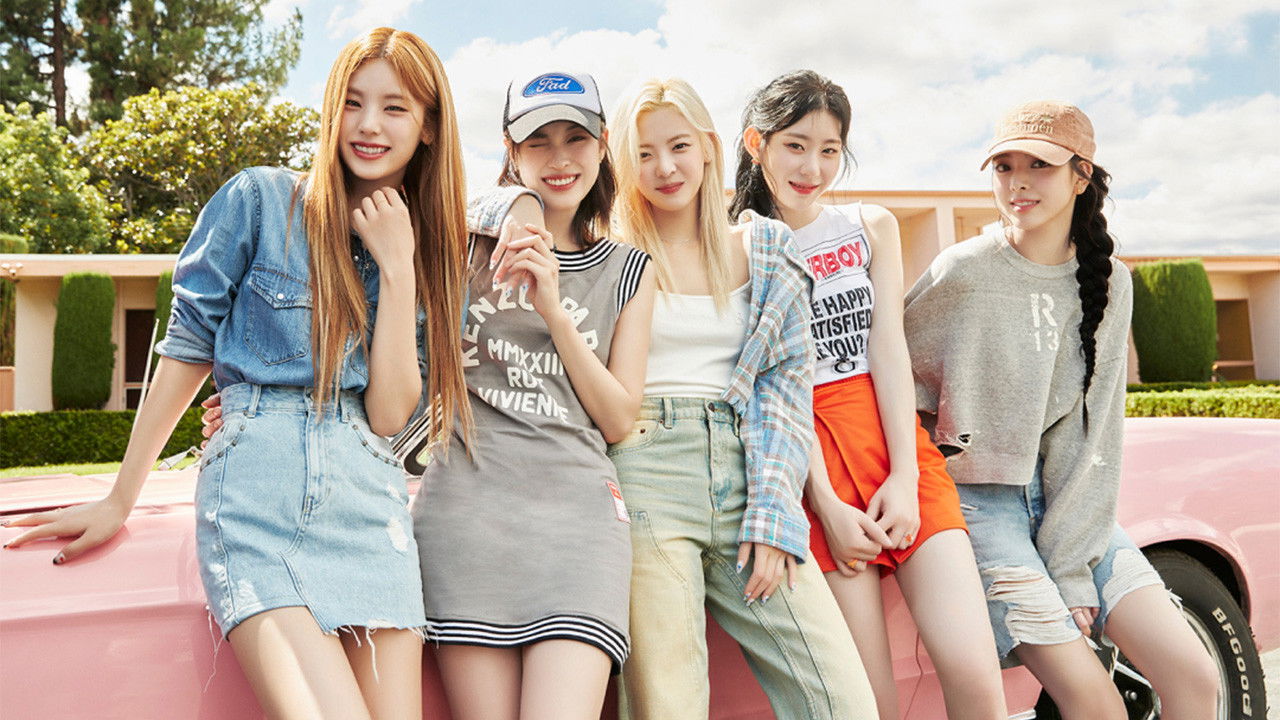 Backdrop for ITZY 2024 Season's Greetings [Best Friends Forever]