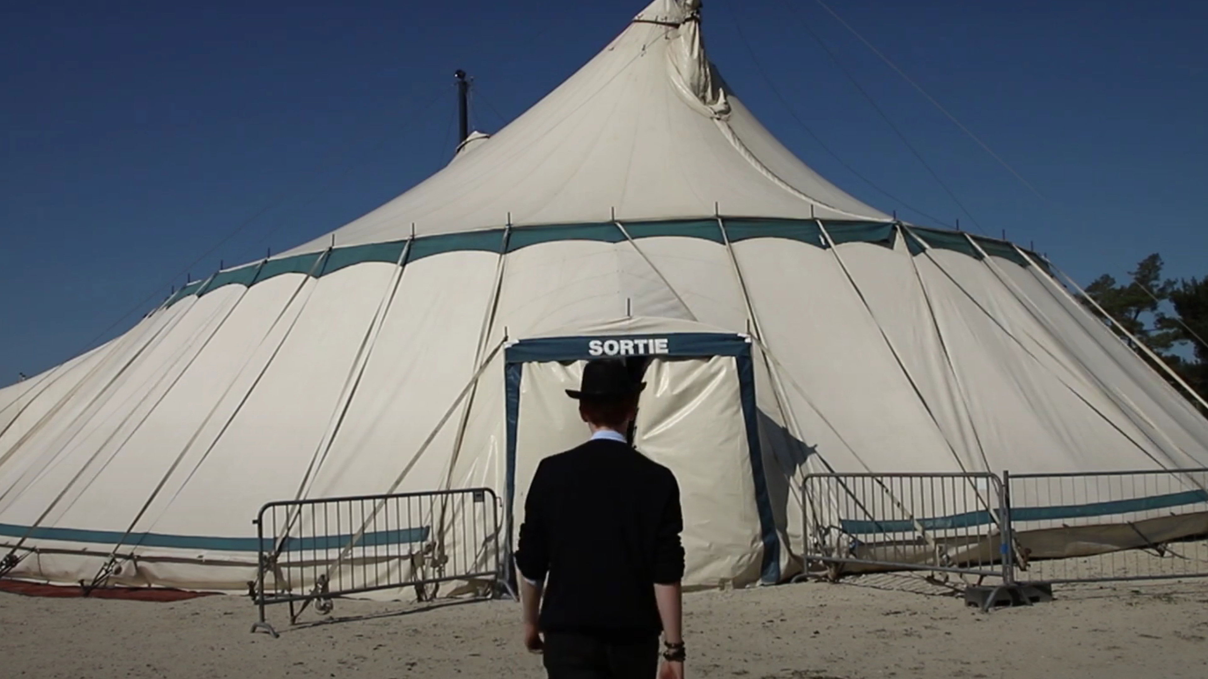 Backdrop for Echo d'une vie perdue