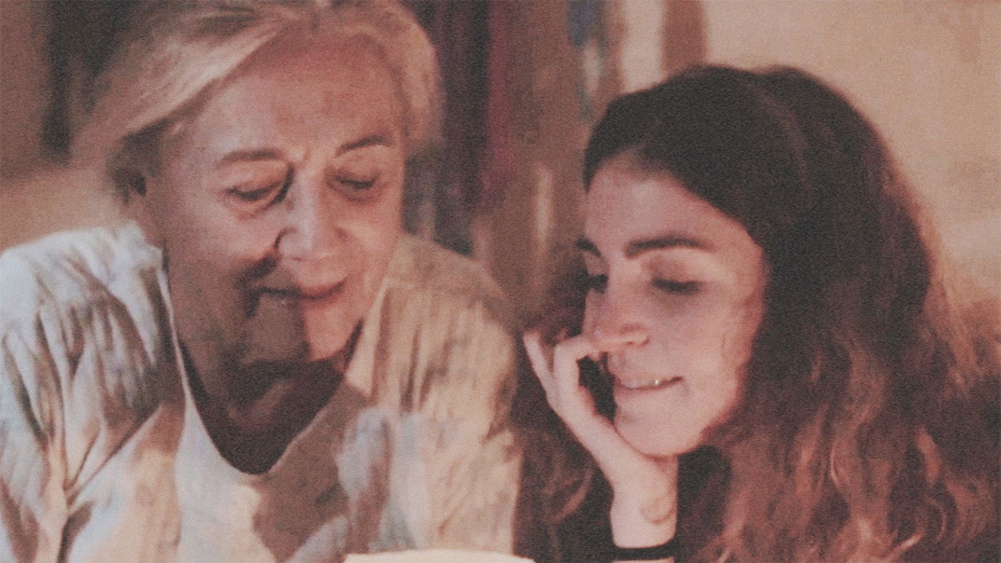 Backdrop for Las mujeres de mi casa