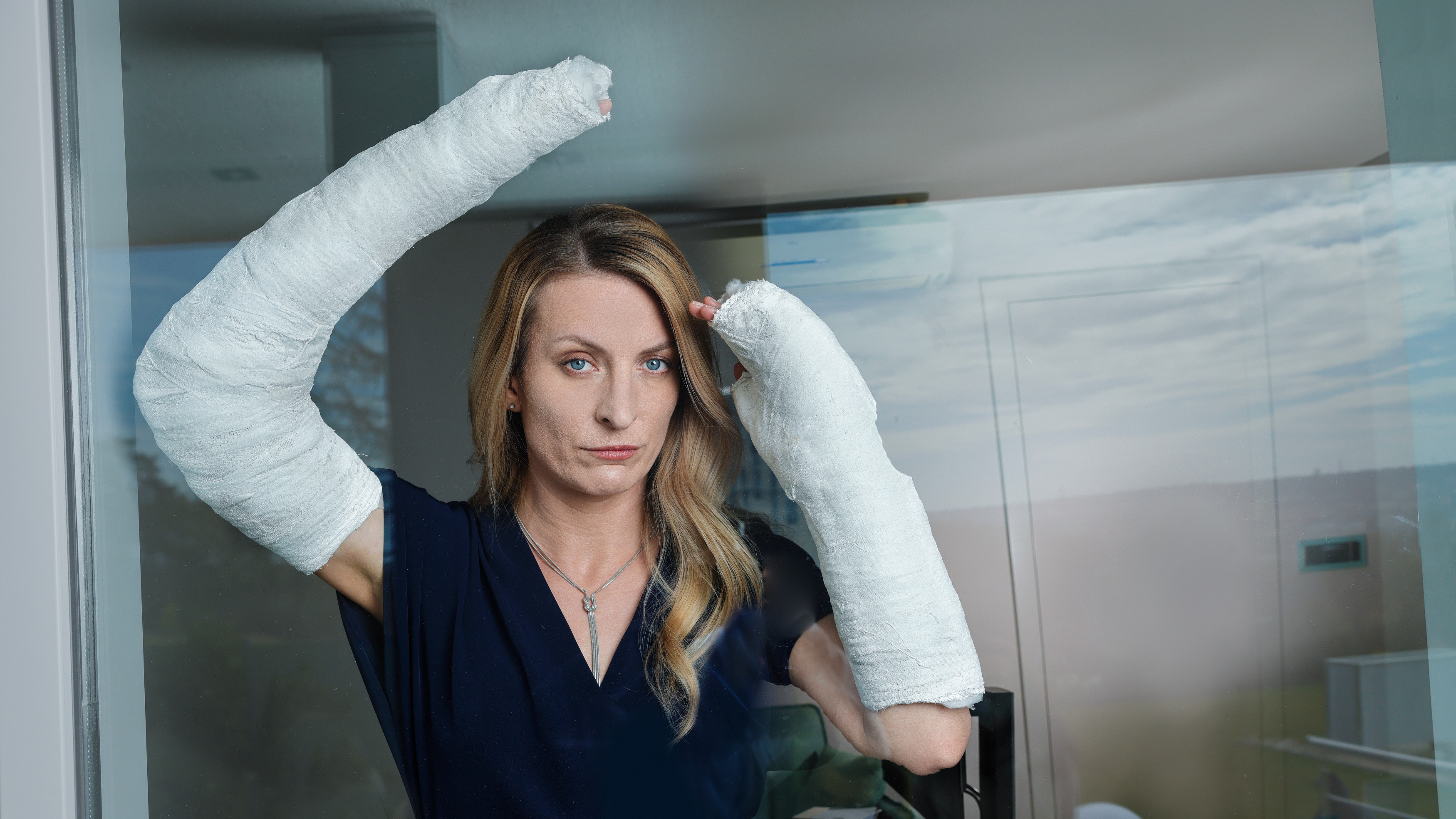 Backdrop for Ruce v záruce