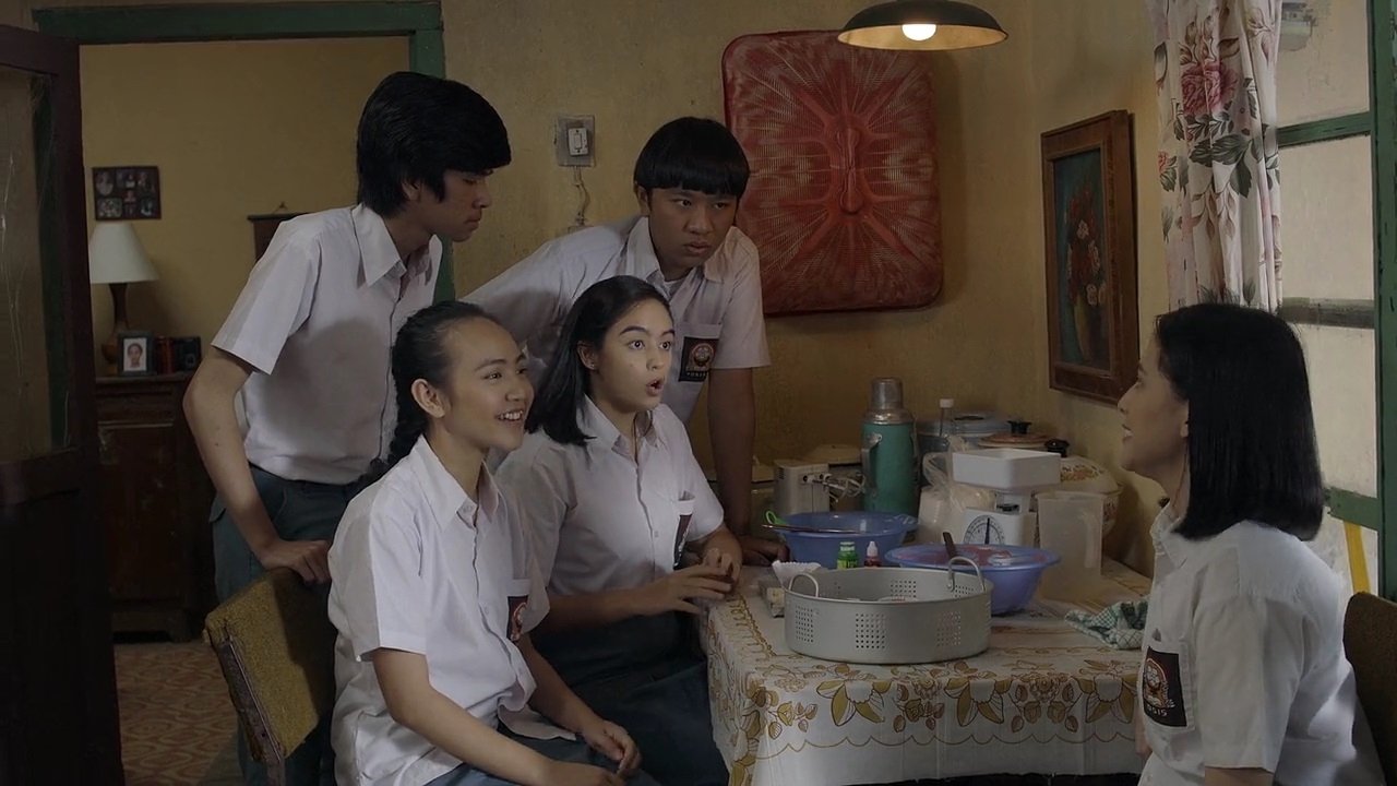 Backdrop for Cemara's Family: The Series