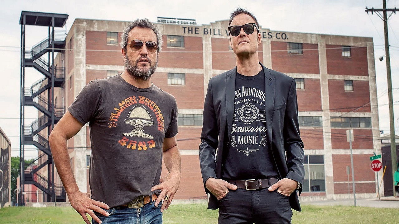 Backdrop for M Clan - En petit comité