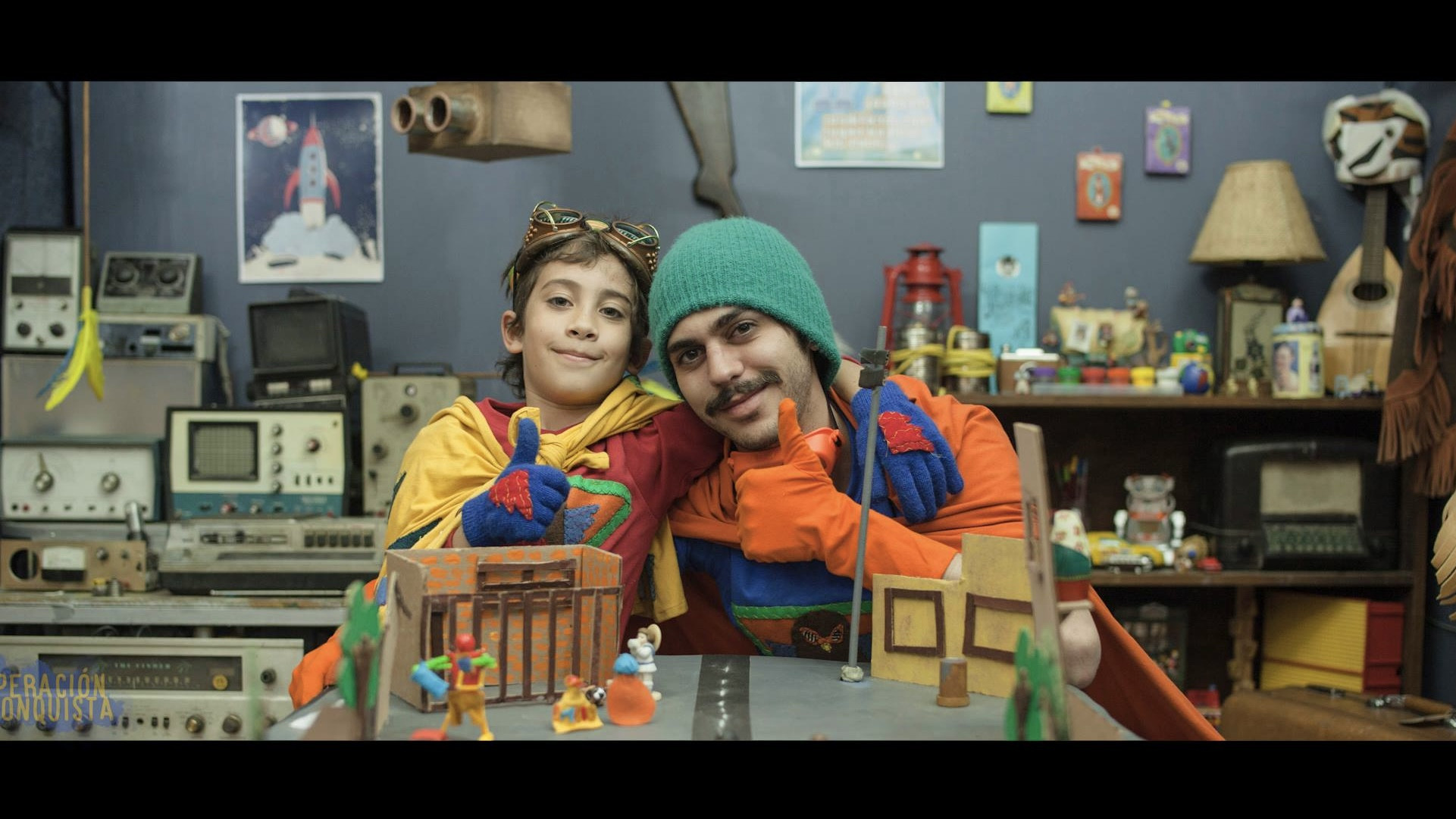 Backdrop for Operación Conquista