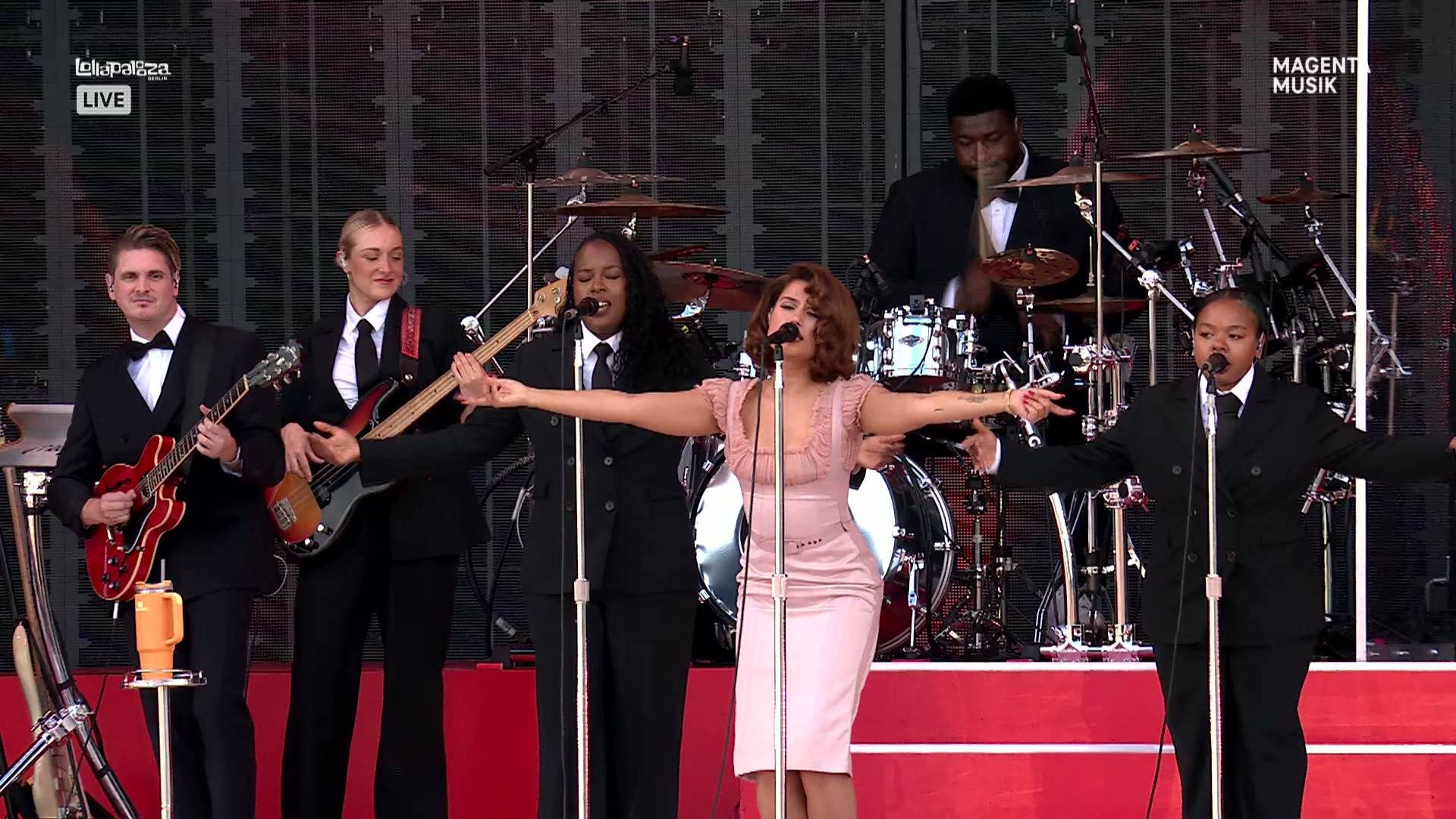 Backdrop for RAYE: Live at Lollapalooza Berlin