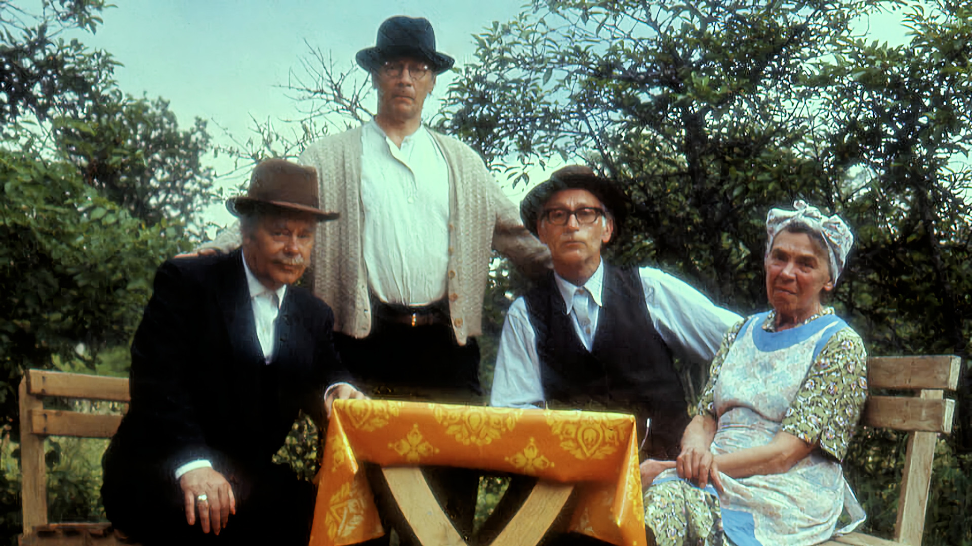 Backdrop for Who Loves Yngve Frej