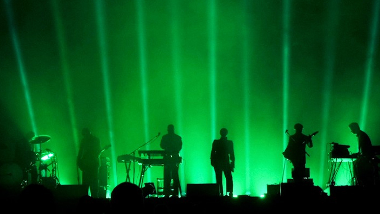 Backdrop for Na Sombra