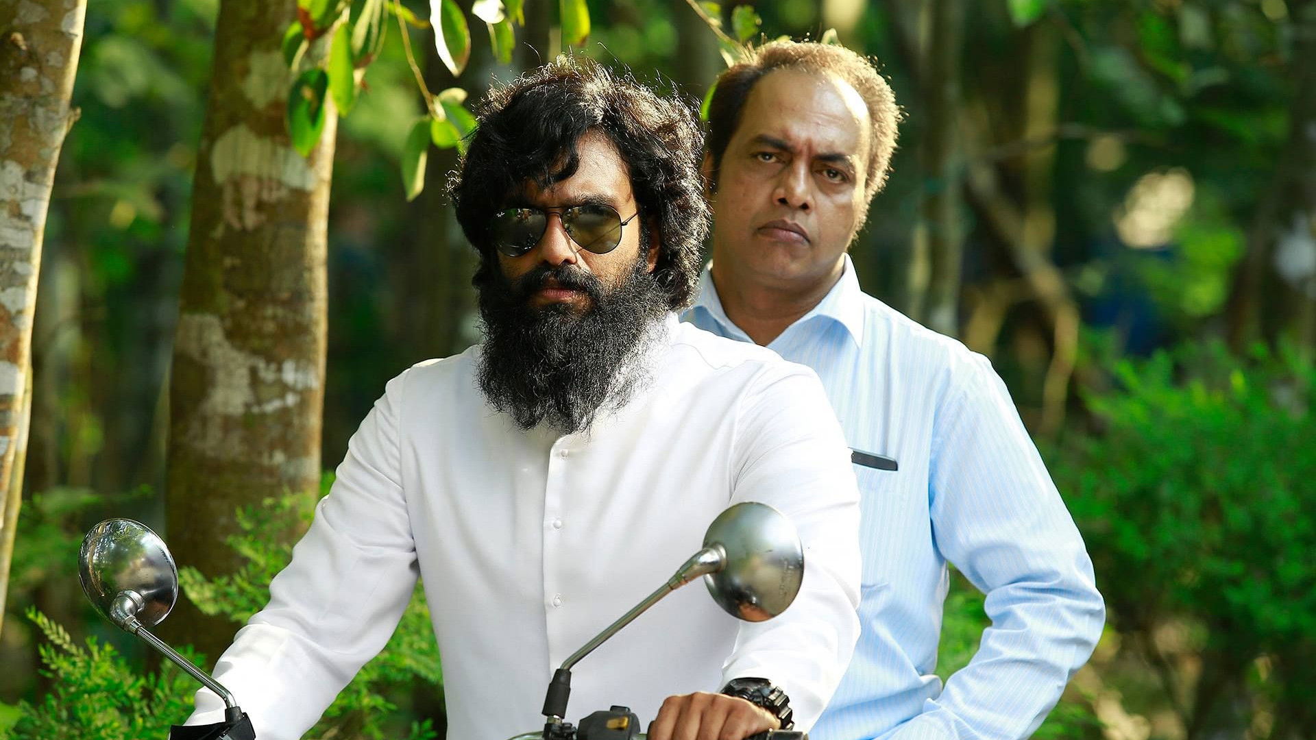 Backdrop for Vaarikkuzhiyile Kolapathakam