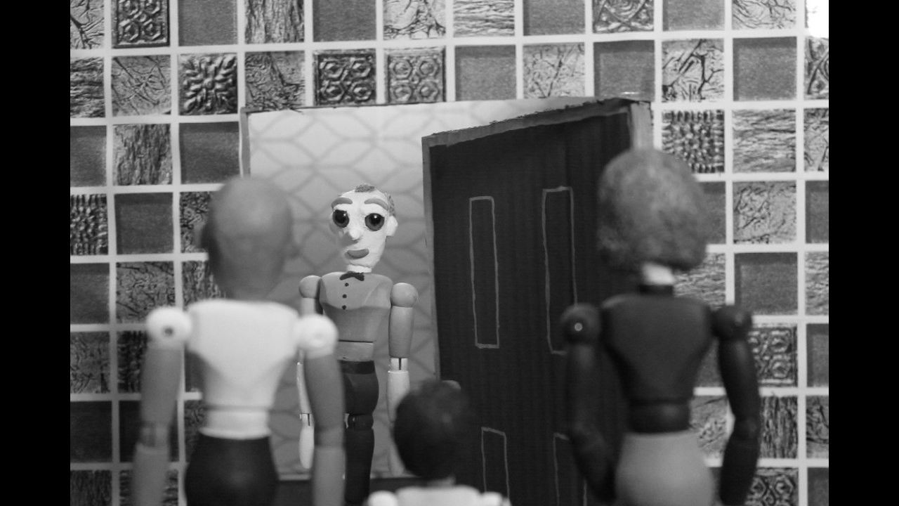 Backdrop for Minha Casa Está Cheia de Estranhos