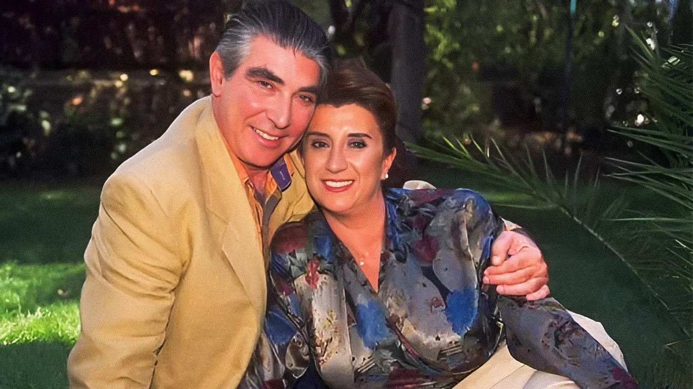 Backdrop for Şehnaz Tango