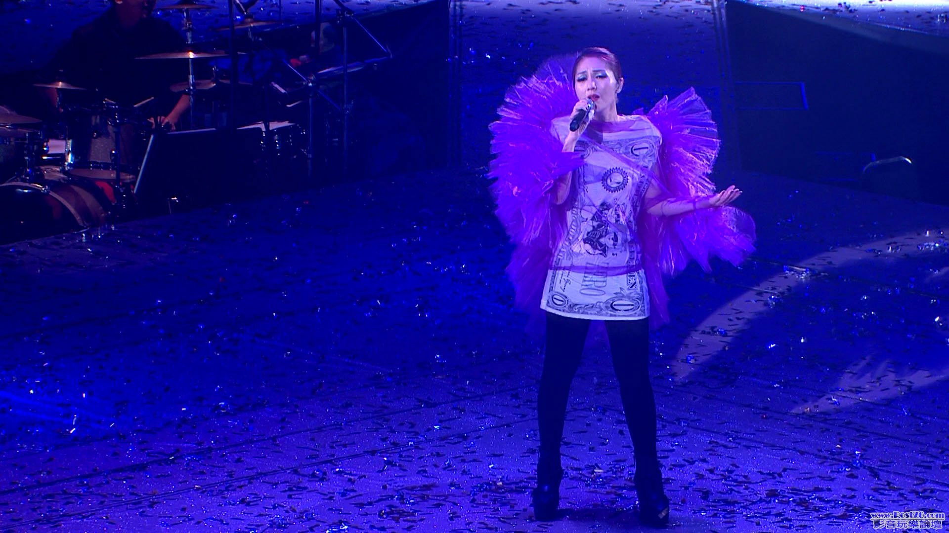 Backdrop for Ladies & Gentlemen 楊千嬅世界巡迴演唱會 2010 - 香港站