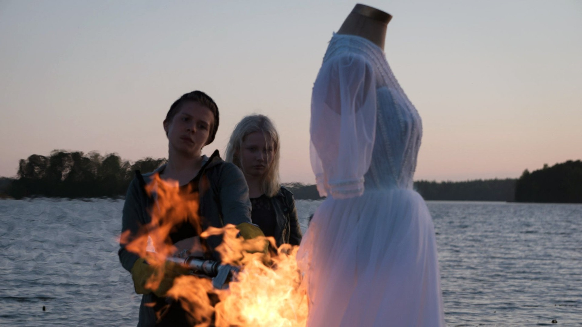 Backdrop for Thick Lashes of Lauri Mäntyvaara