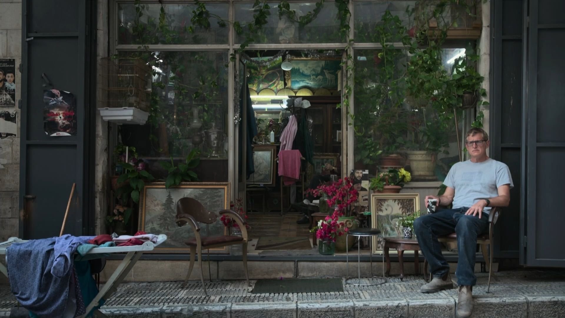 Backdrop for Louis Theroux: The Settlers