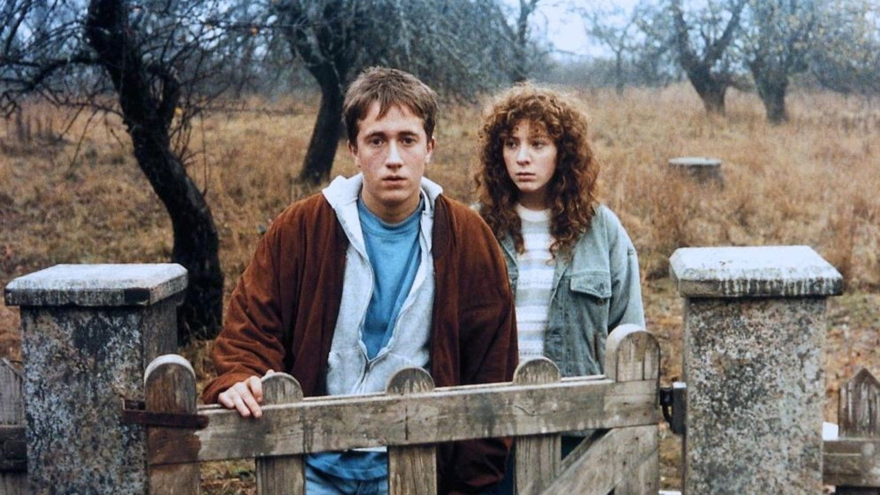 Backdrop for Agnes Cecilia - En sällsam historia