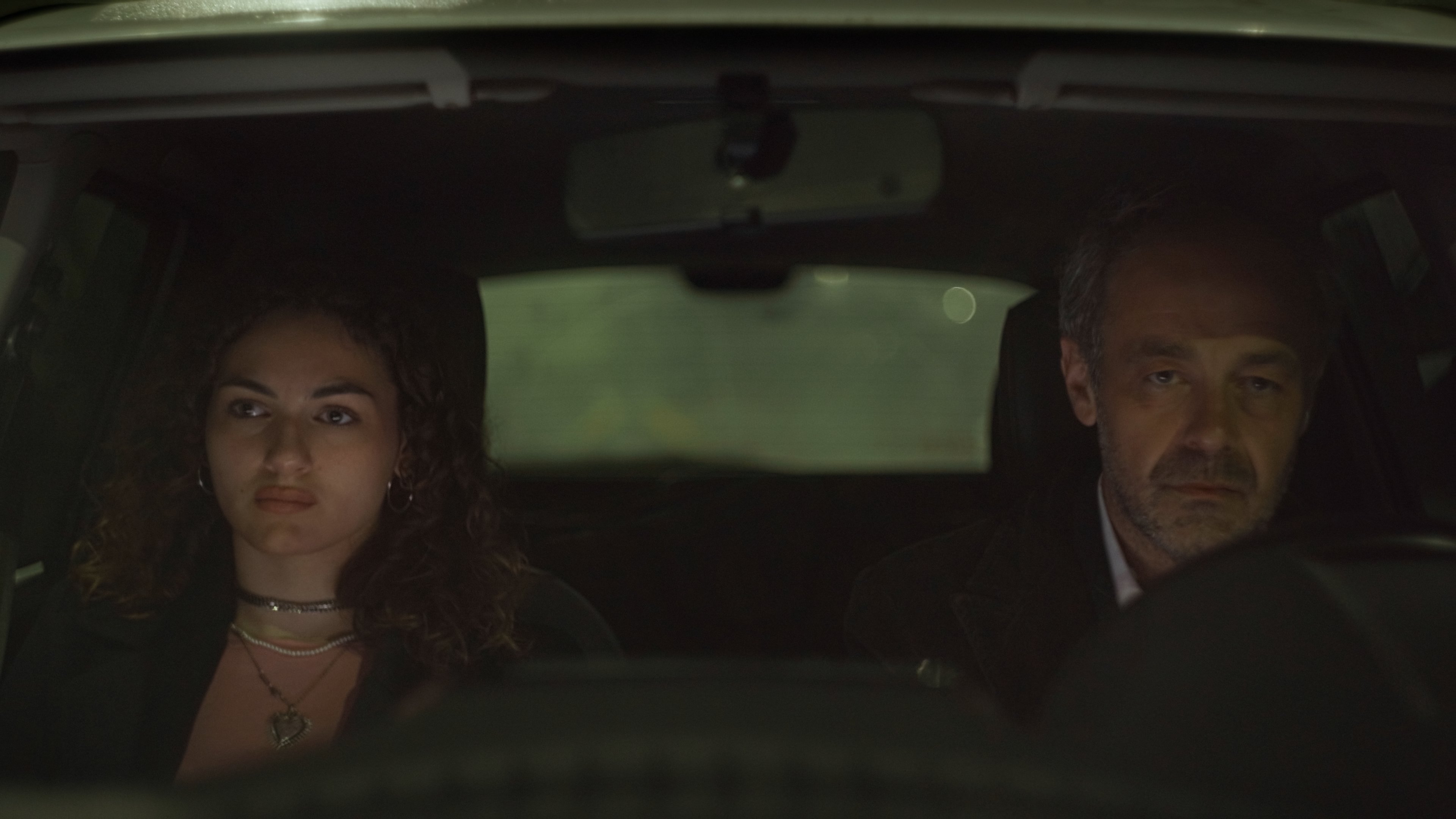 Backdrop for La confidenza