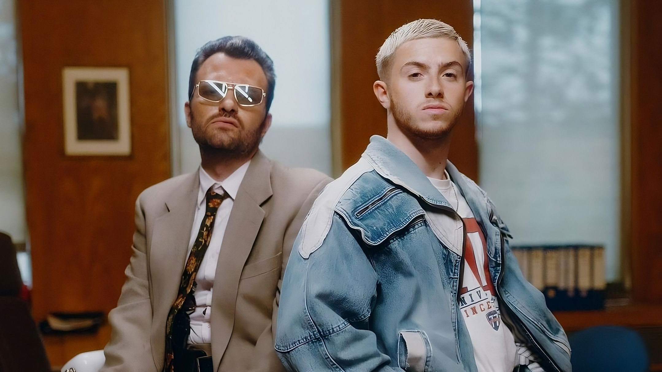 Backdrop for 1995 : Enquête de police