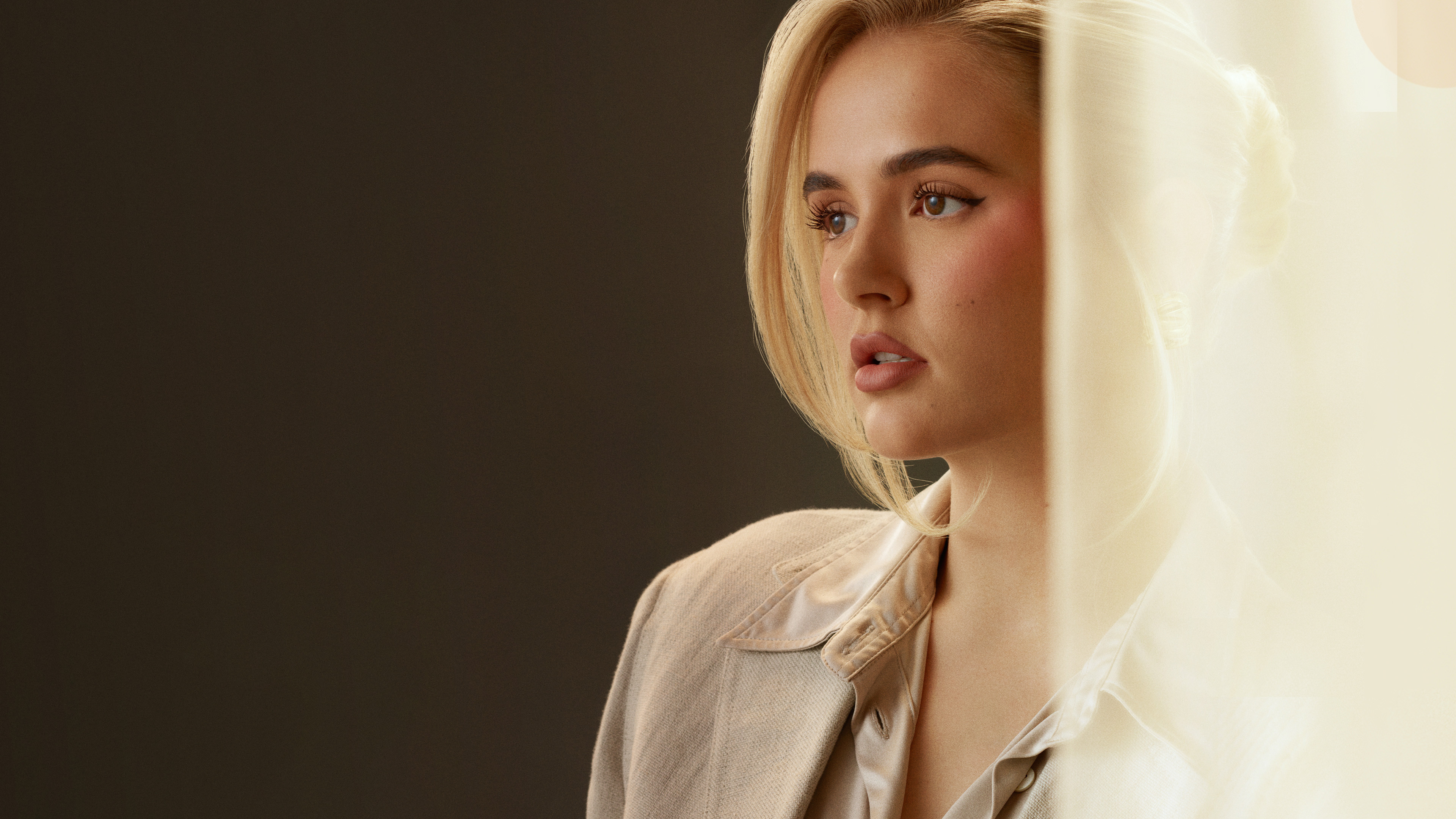 Backdrop for Molly-Mae: Behind It All