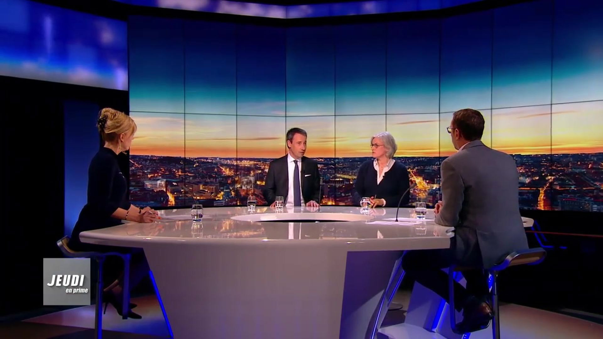 Backdrop for Jeudi en prime