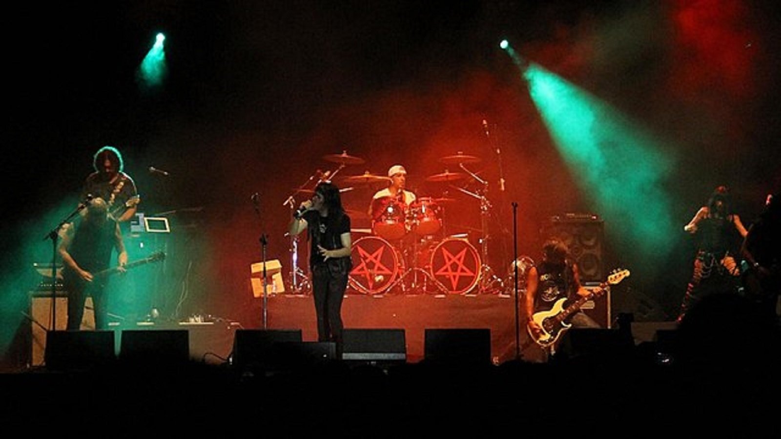 Backdrop for Mägo De Oz – A Costa Da Rock