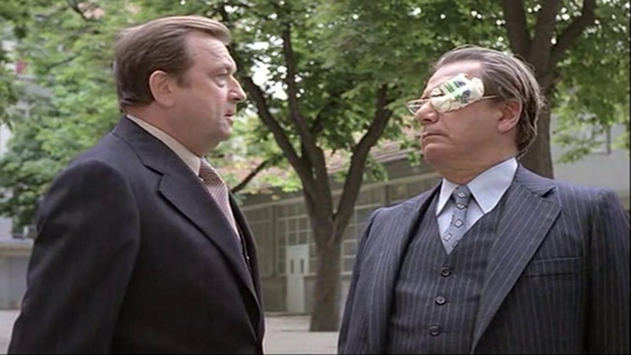 Backdrop for Le Pion