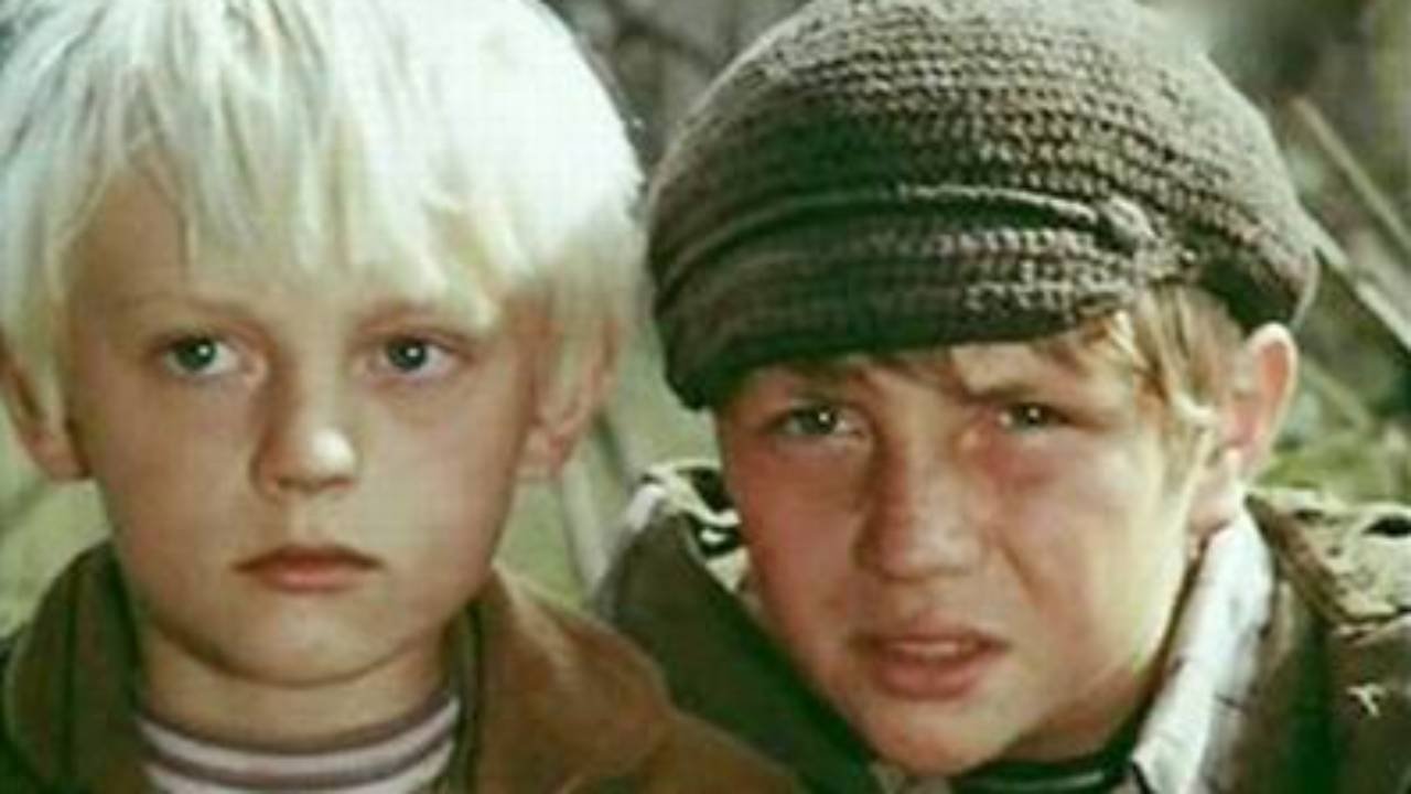 Backdrop for Undiscovered Islands