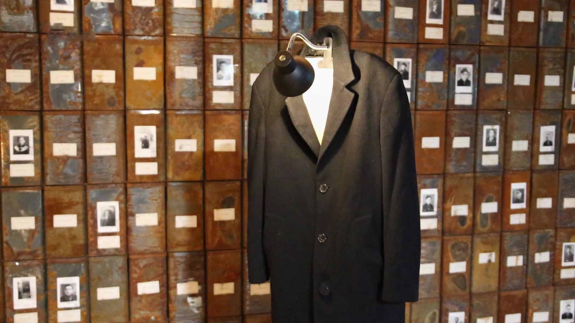 Backdrop for J'ai retrouvé Christian B.