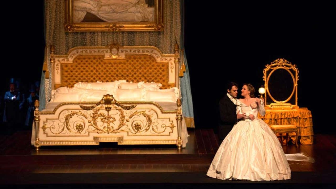 Backdrop for La Traviata - Opéra de Paris