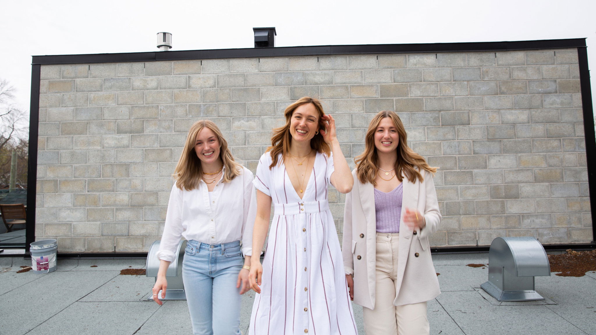 Backdrop for Les soeurs Dufour-Lapointe : d'un rêve à l'autre