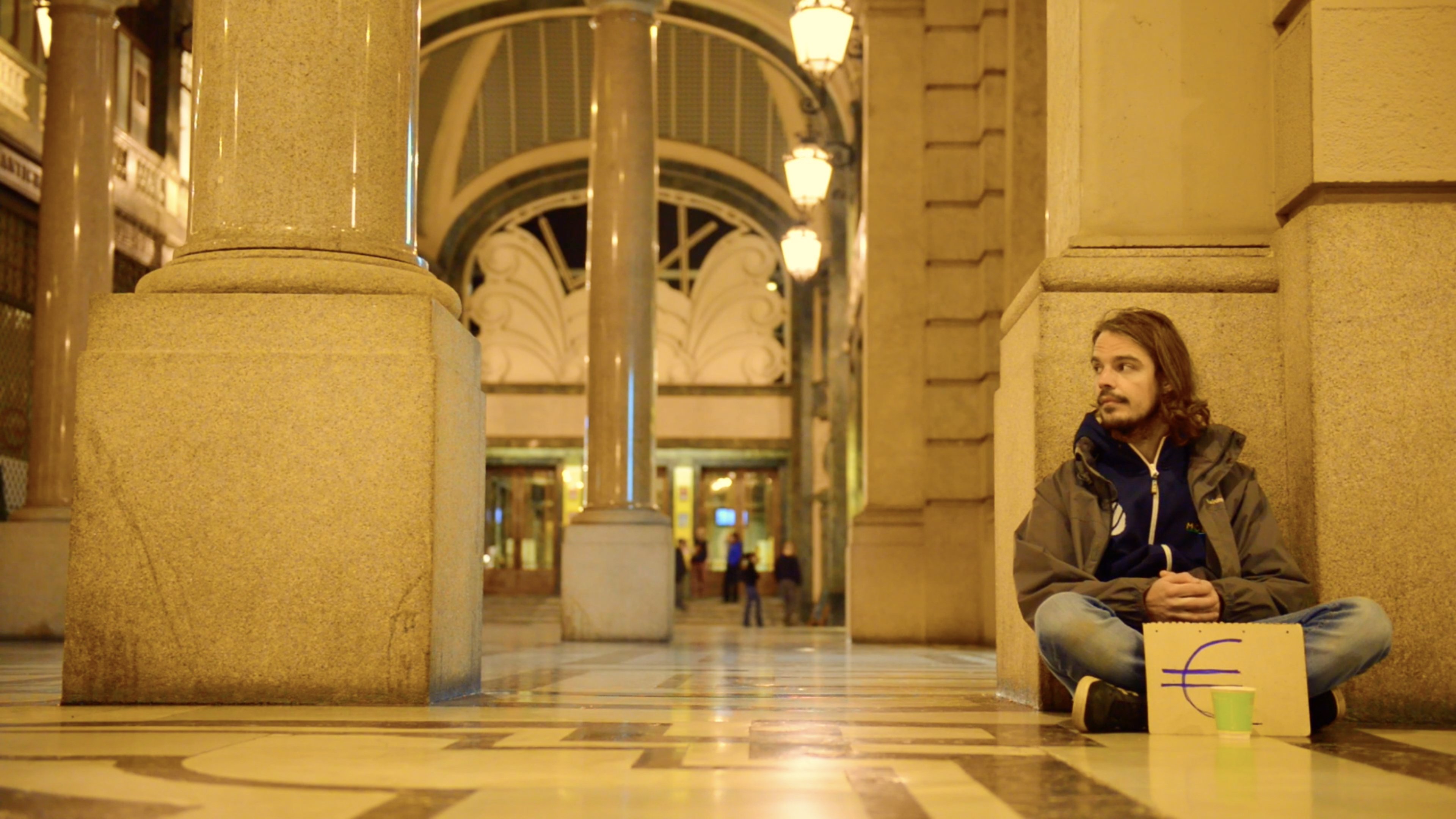 Backdrop for € (Euro) - un cortometraggio di Andrea Ventura