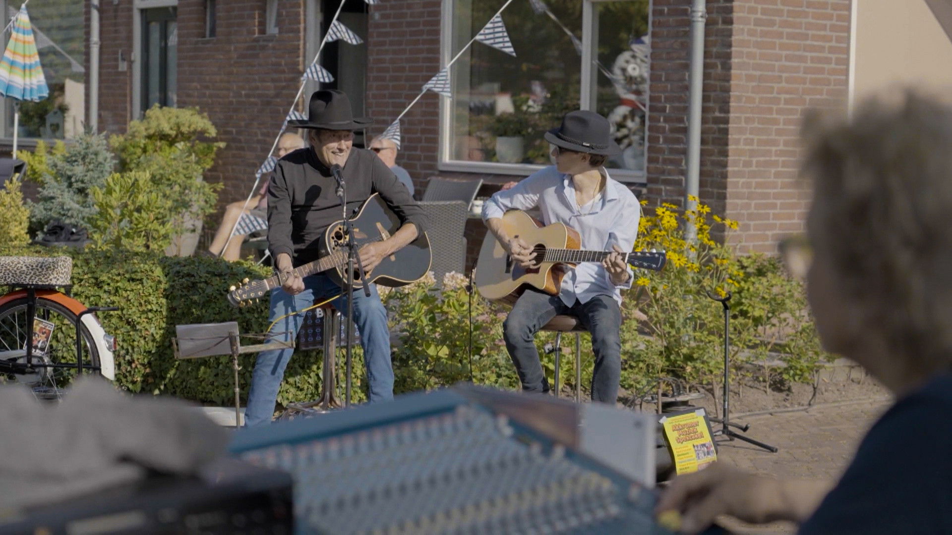 Backdrop for Life of an Early Bird