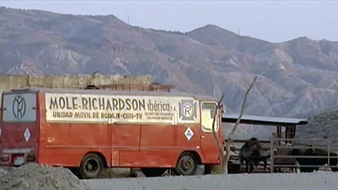 Backdrop for El bueno, la bomba y el malo