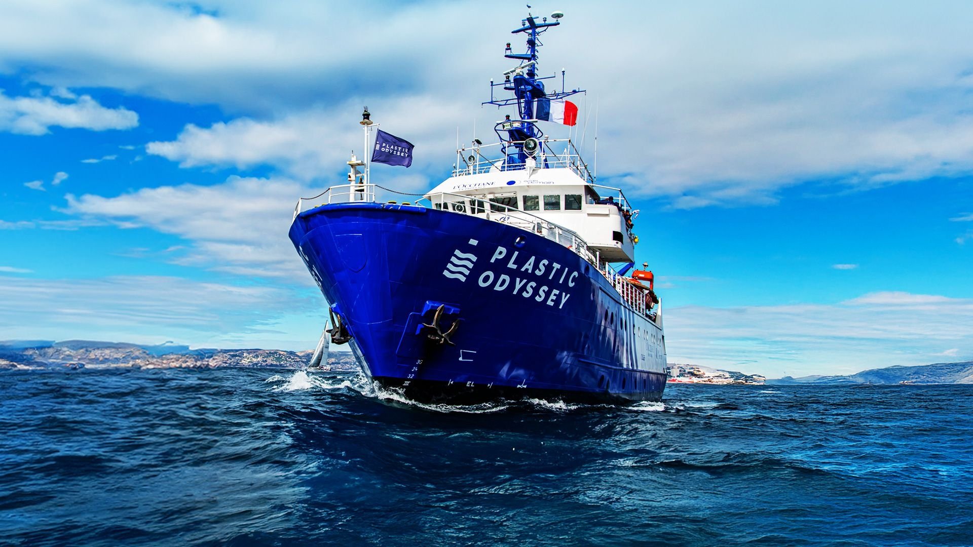 Backdrop for Plastic Odyssey, mission pacifique