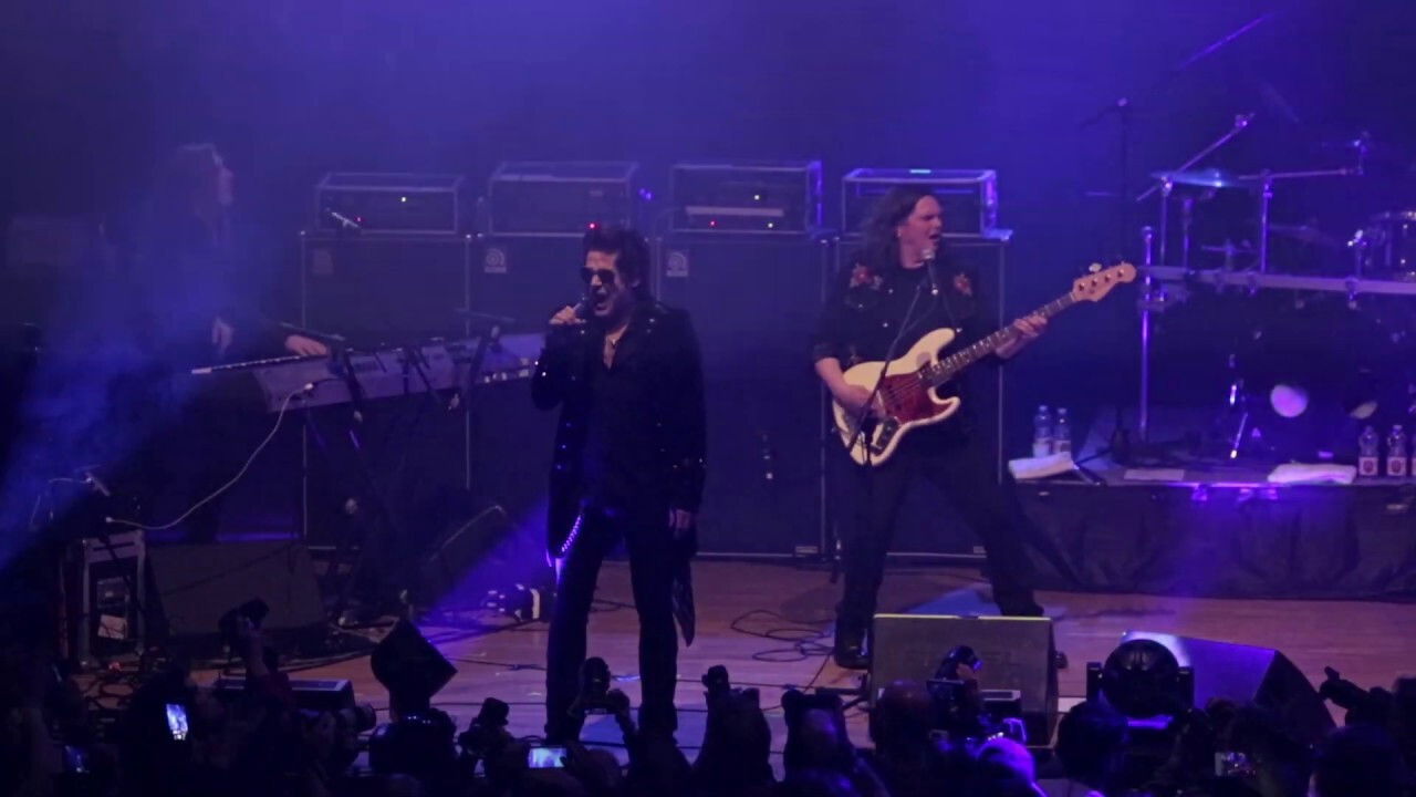 Backdrop for TNT : Live in Madrid