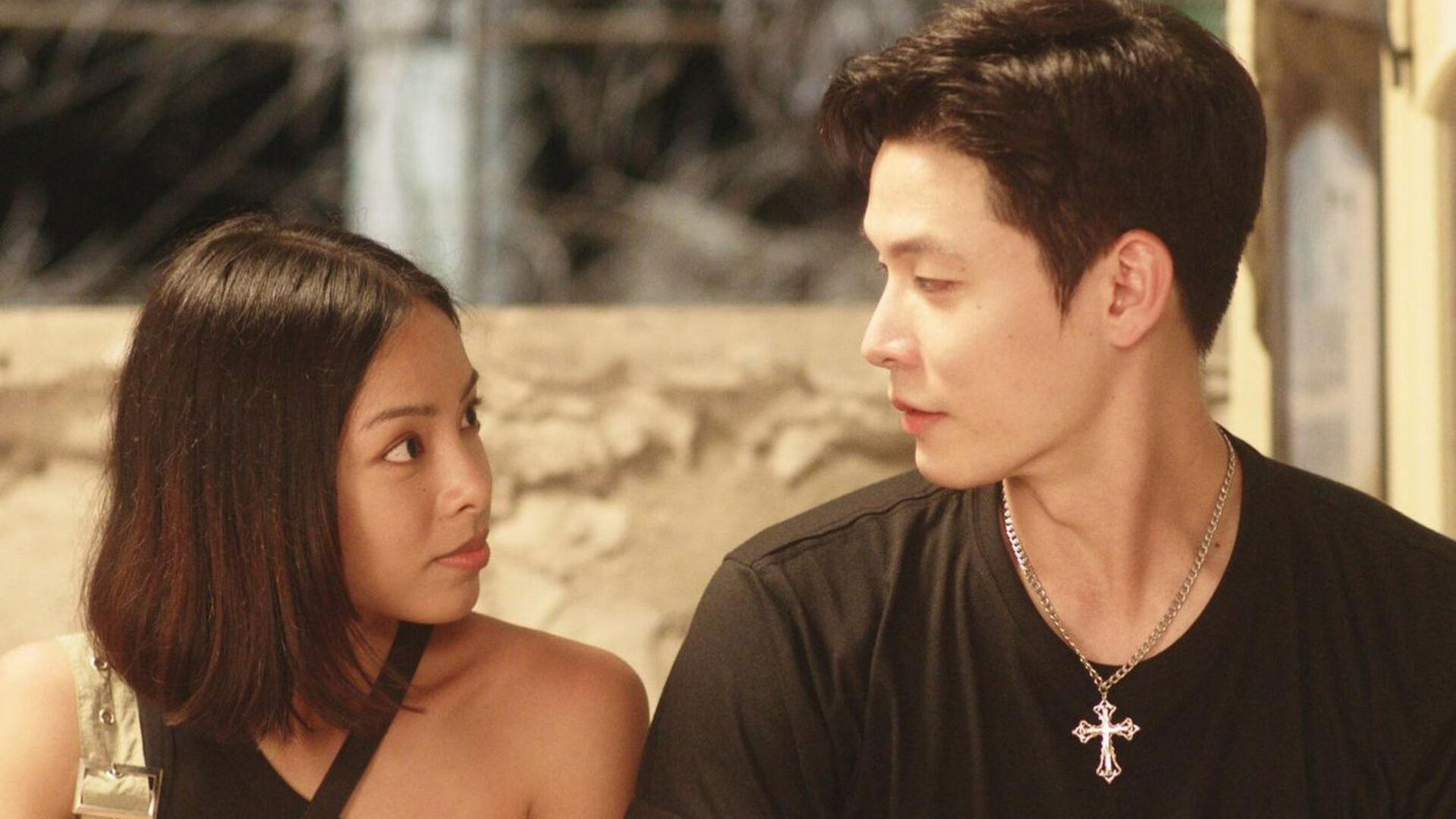 Backdrop for Finding Santos