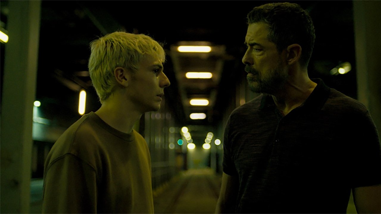 Backdrop for Bare Hands