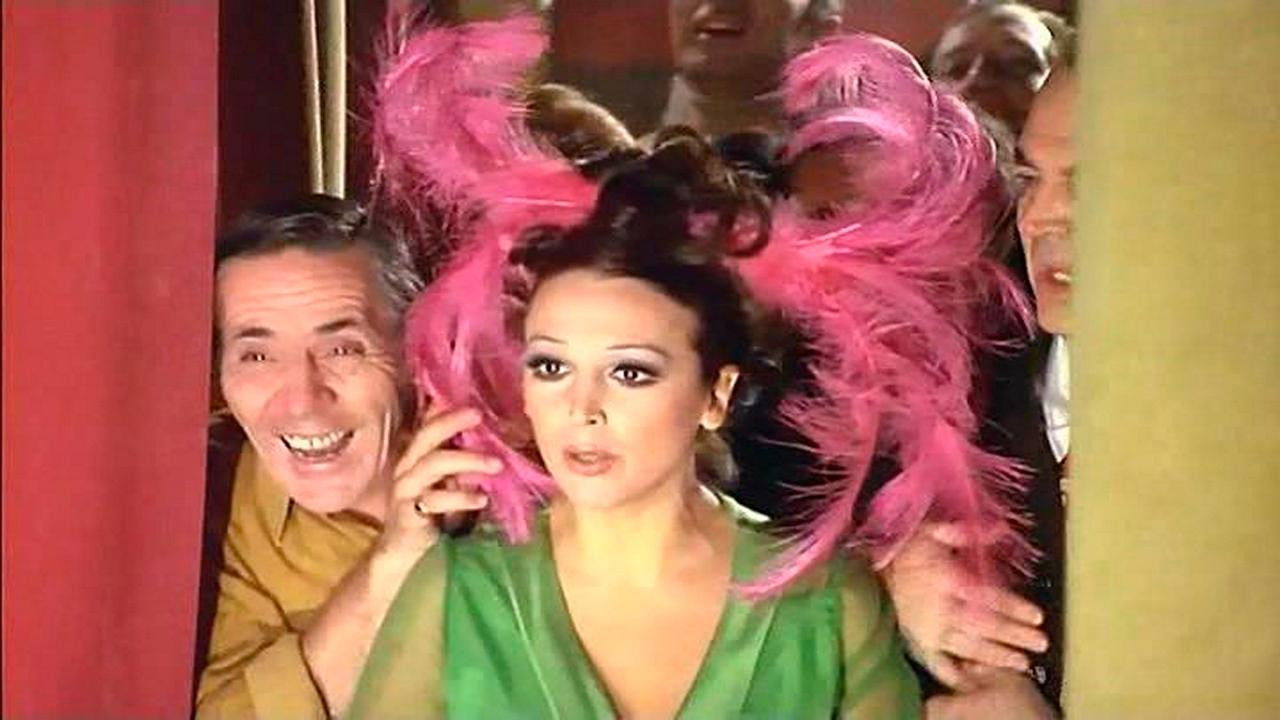 Backdrop for El sobre verde