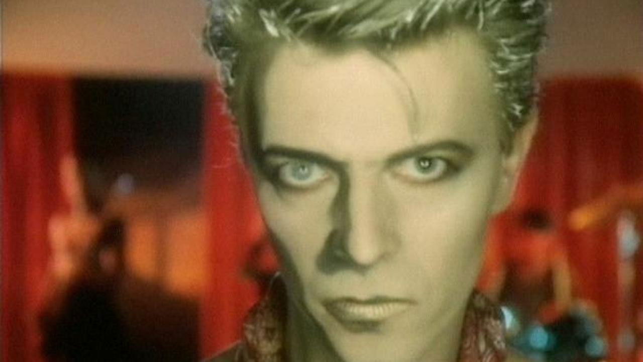 Backdrop for David Bowie: Jazzin' for Blue Jean