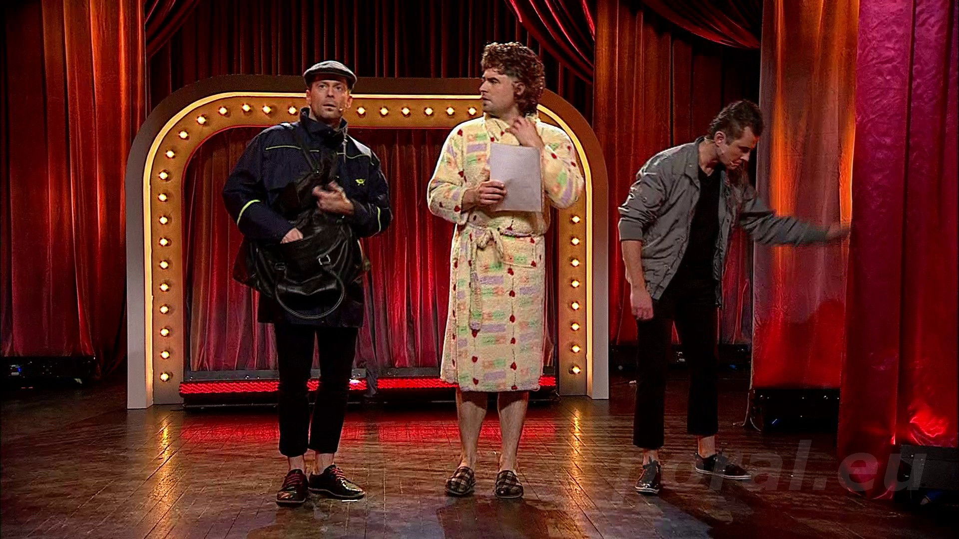 Backdrop for Paranienormalni: Szybcy i śmieszni