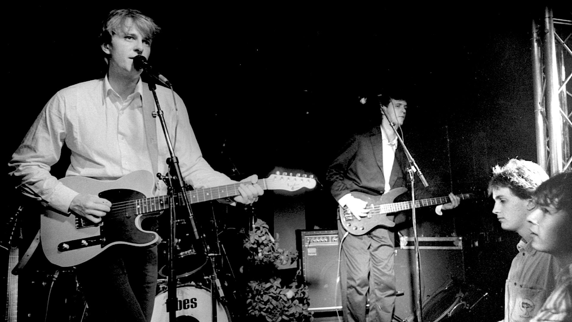 Backdrop for deLillos – Enda mere