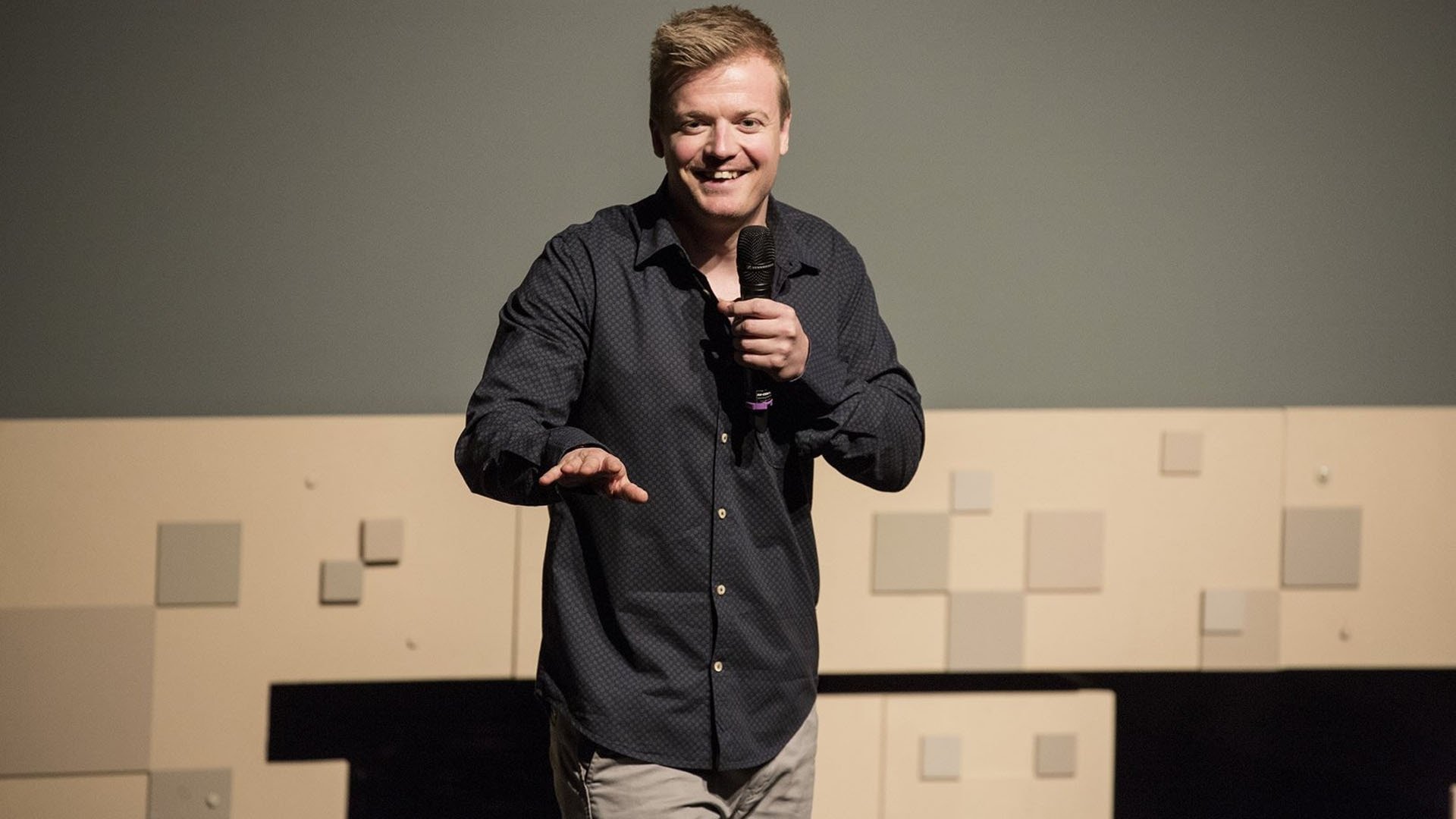 Backdrop for Tobias Dybvad: Er det ikke dig fra Dybvad?